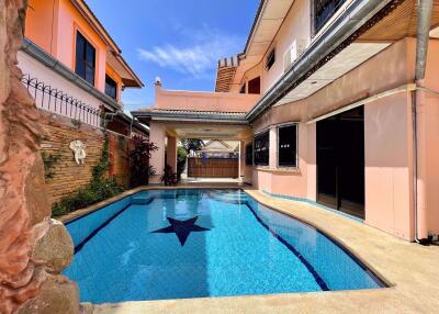 4 Bedrooms House in Royal Green Park East Pattaya H009428