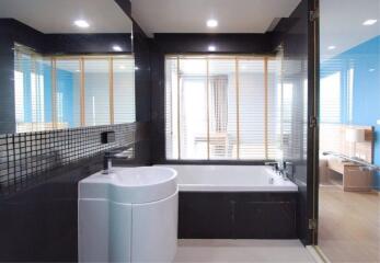 2 Bedrooms 2 Bathrooms Size 65sqm. Rhythm Sukhumvit 50 for Rent 39,000 THB