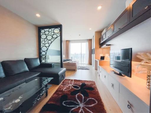 1 Bedroom 1 Bathroom Size 40sqm Sky Walk for Rent 30,000THB