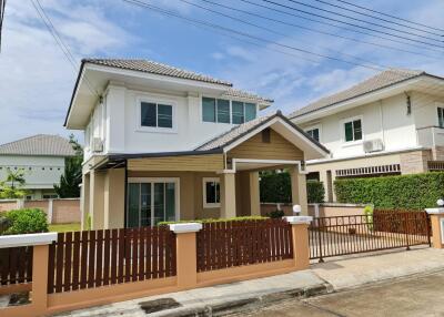 3-Bedroom Home: Laguna Home 10, Nong Chom Prime Location
