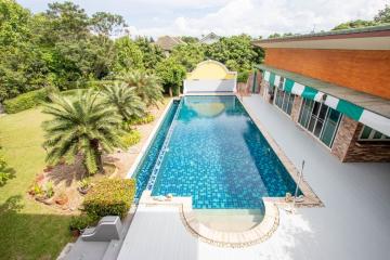 Spacious 4-Bed Pool House in Lanna Pinery: Ideal Family Residence