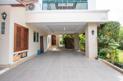 Spacious 4-Bed Pool House in Lanna Pinery: Ideal Family Residence