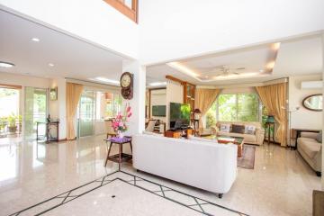 Spacious 4-Bed Pool House in Lanna Pinery: Ideal Family Residence