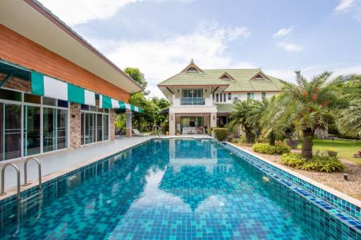 Spacious 4-Bed Pool House in Lanna Pinery: Ideal Family Residence