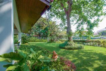 3-Bedrooms Single House with garden - BangNa