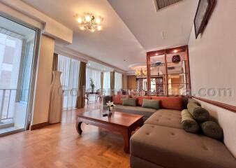 Big 2-Bedrooms condo - Langsuan