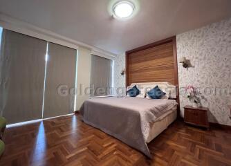 Big 2-Bedrooms condo - Langsuan