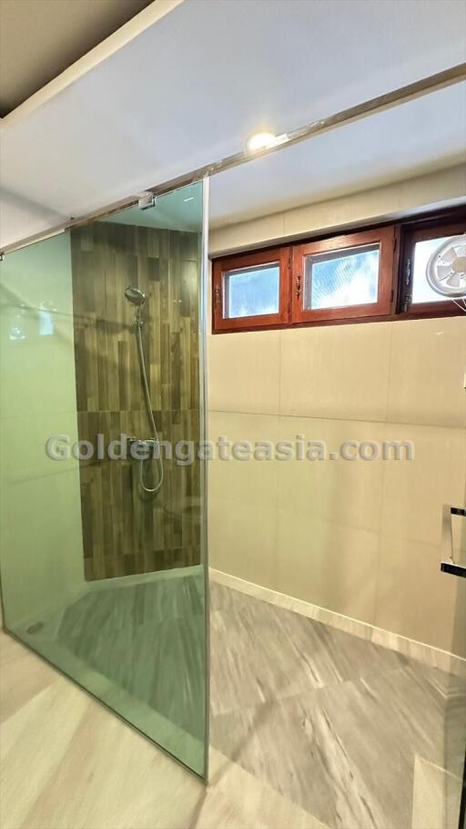 4-Bedroom Modern Townhouse - Langsuan, Lumphini