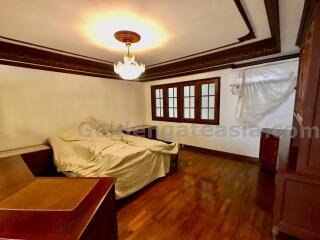 4-Bedroom Modern Townhouse - Langsuan, Lumphini