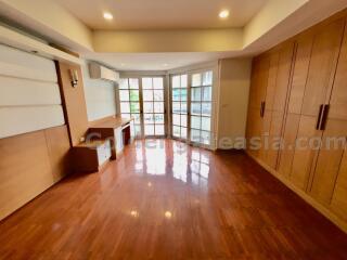 4-Bedroom Modern Townhouse - Langsuan, Lumphini