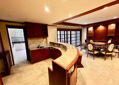 4-Bedroom Modern Townhouse - Langsuan, Lumphini