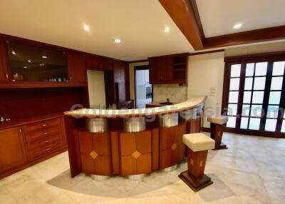 4-Bedroom Modern Townhouse - Langsuan, Lumphini