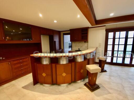 4-Bedroom Modern Townhouse - Langsuan, Lumphini