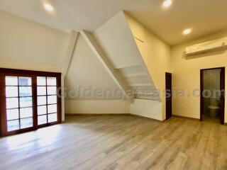 4-Bedroom Modern Townhouse - Langsuan, Lumphini