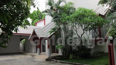 3-Bedroom House with Garden and Private Swimming Pool - Ekkamai-Thonglor-Petchburi