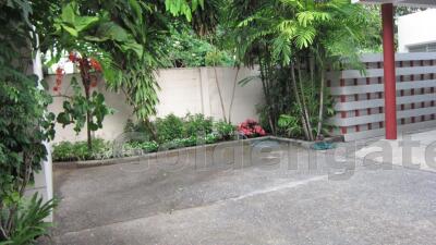 3-Bedroom House with Garden and Private Swimming Pool - Ekkamai-Thonglor-Petchburi