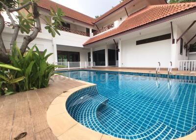 4-Bedroom House with private pool - Thonglor-Petchburi Road