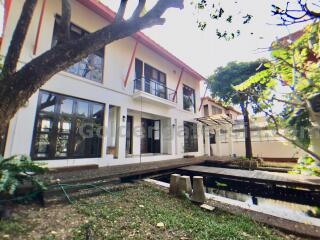 Beautiful 4-Bedrooms House with Large Garden - Rama 9