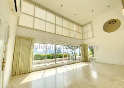 3 Bedrooms Duplex Condo with huge outdoor terrace - Ploenchit, Lumphini