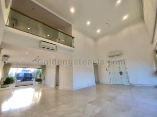 3 Bedrooms Duplex Condo with huge outdoor terrace - Ploenchit, Lumphini