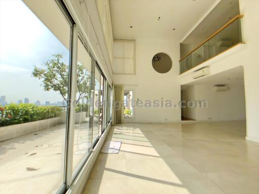 3 Bedrooms Duplex Condo with huge outdoor terrace - Ploenchit, Lumphini