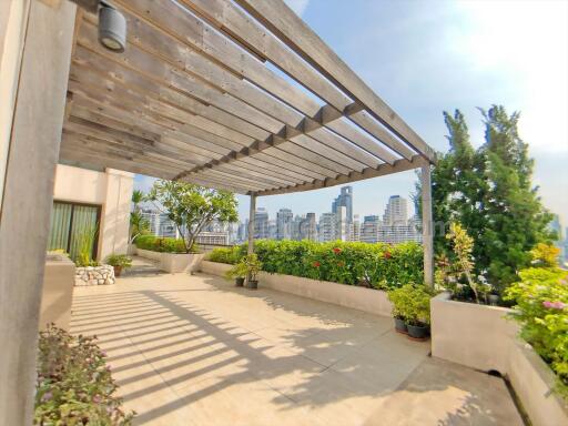 3 Bedrooms Duplex Condo with huge outdoor terrace - Ploenchit, Lumphini