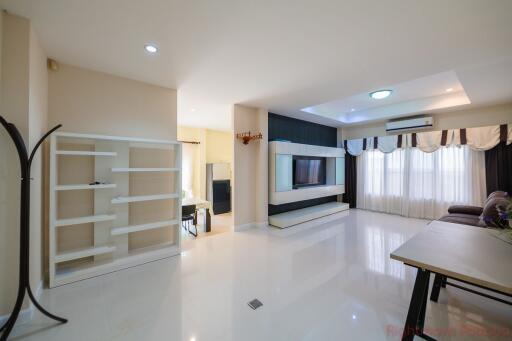 3 Bed House For Sale In East Pattaya - Tropical Village