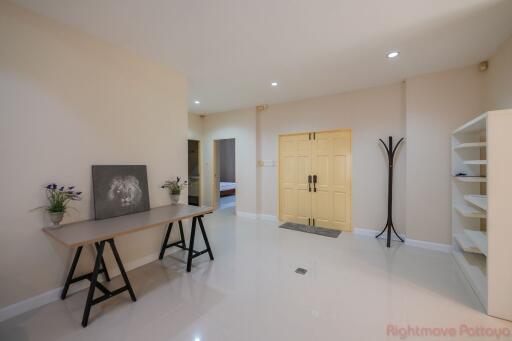 3 Bed House For Sale In East Pattaya - Tropical Village