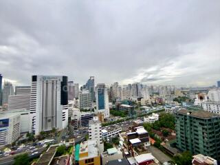 2-Bedroom Condo on high floor - Athenee Residence - Ploenchit BTS