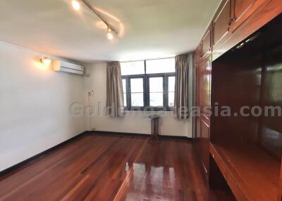 Single House with big Garden - Sathorn-Naradhiwas Rajanagarindra