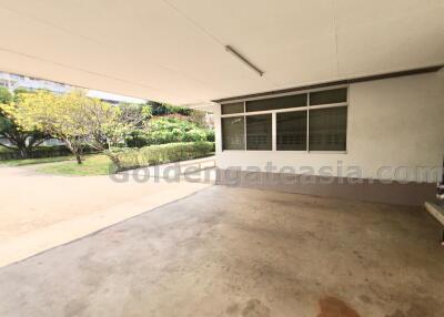 Single House with big Garden - Sathorn-Naradhiwas Rajanagarindra