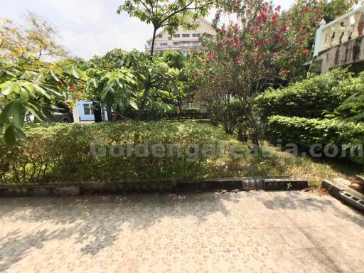 Single House with big Garden - Sathorn-Naradhiwas Rajanagarindra