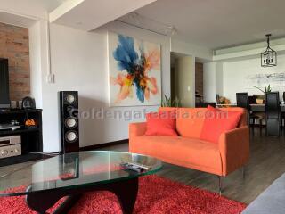 Spacious 3-Bedroom Apartment with big balcony- Sukhumvit Nana-Asoke BTS/MRT