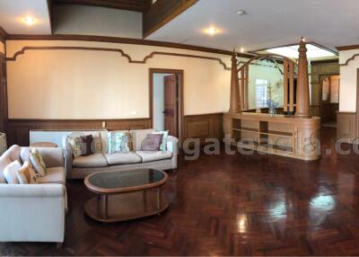 Spacious 3-Bedrooms with big terrace - Asoke