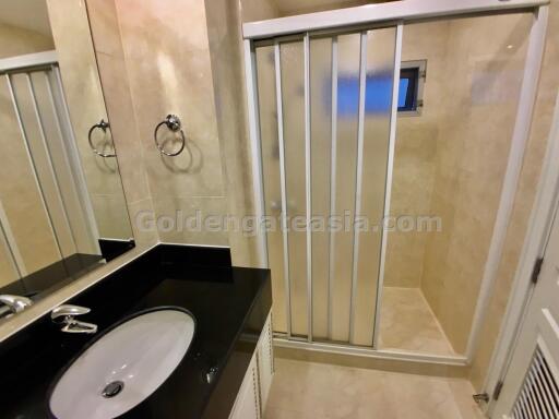 Modern 3-Bedrooms family-friendly apartment - Phrom Phong BTS