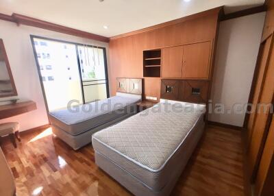 3-Bedrooms Apartment (270sqm) - Walk to Thonglor BTS