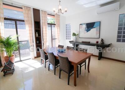 3-Bedrooms Townhome in compound - Phrom Phong BTS