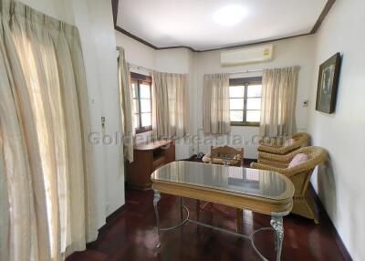 2-Bedroom single house with garden for rent - Close to Ekkamai BTS