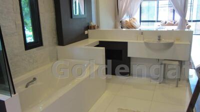 3-Bedroom plus study room Modern House with Garden and Pool - Thonglor