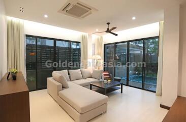 3-Bedroom Modern House with Private Swimming Pool - Sukhumvit soi 49