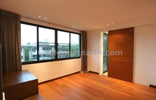 3-Bedroom Modern House with Private Swimming Pool - Sukhumvit soi 49