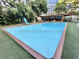 2-Bedrooms Duplex House with small Garden - Thonglor