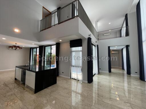 5-Bedrooms Modern Detached House with Private Swimming Pool - Phrom Phong