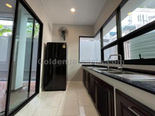 5-Bedrooms Modern Detached House with Private Swimming Pool - Phrom Phong