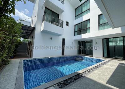 5-Bedrooms Modern Detached House with Private Swimming Pool - Phrom Phong