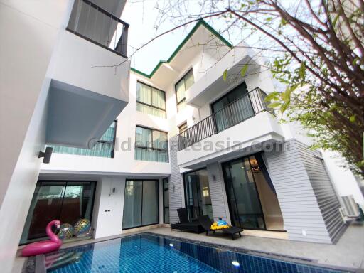 5-Bedrooms Modern Detached House with Private Swimming Pool - Phrom Phong