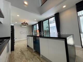 5-Bedrooms Modern Detached House with Private Swimming Pool - Phrom Phong