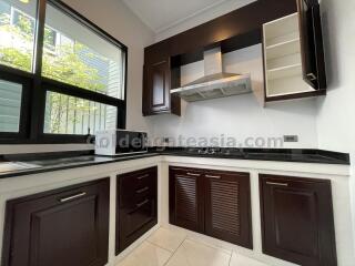 5-Bedrooms Modern Detached House with Private Swimming Pool - Phrom Phong