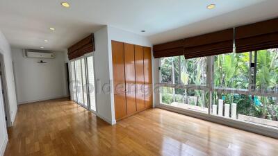 4-Bedrooms Single House in Compound with Private Swimming  Pool - Sukhumvit Thong Lo BTS