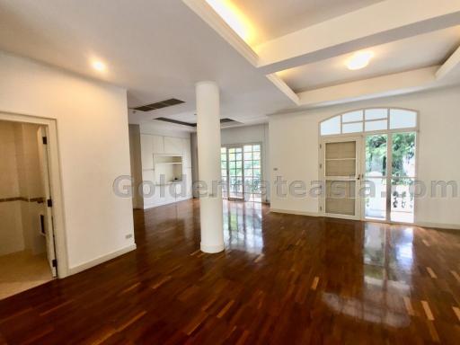 3-Bedrooms modern Townhouse For Rent in secure compound